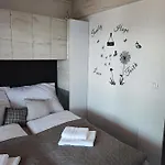 Hollers Homes Haus Mary Drage