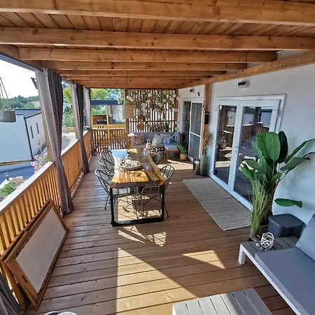 Hollers Homes Haus Mary Nyaraló